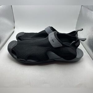 Crocs Swiftwater Mesh Fisherman women’s Black and Gray Athletic Sandals size 10